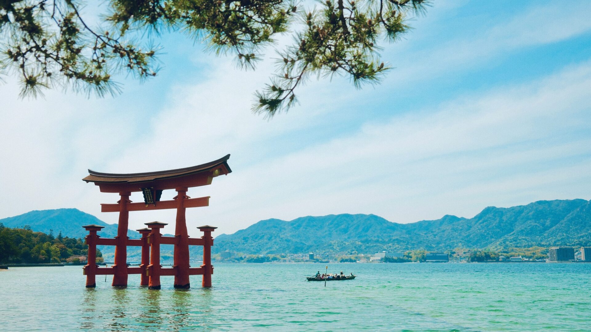 初詣の風景 — 厳密な参拝ではなく、新年の区切りとして